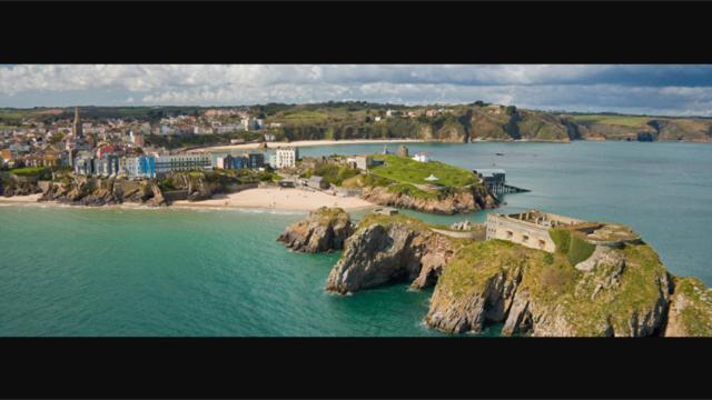 Apartment 3 Waterstone House - Sea Front Apartment, Hot Tub Tenby Exteriör bild